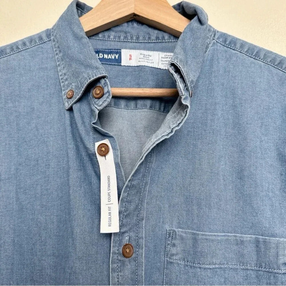 Old Navy Mens Small Chambray Everyday Button Shirt - Picture 8 of 13